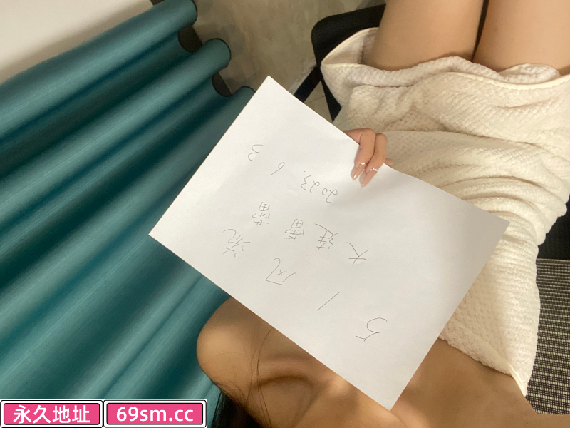 清纯服务系嫩妹蕾蕾