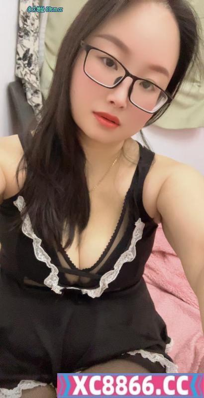 三山街二刷眼镜少妇