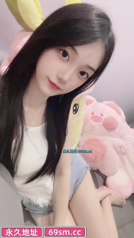腿长辣妹身材很棒