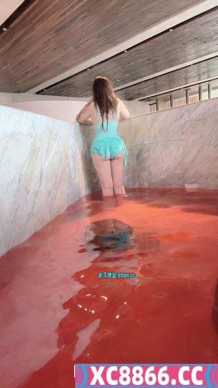 大胸风骚肥臀萌妹