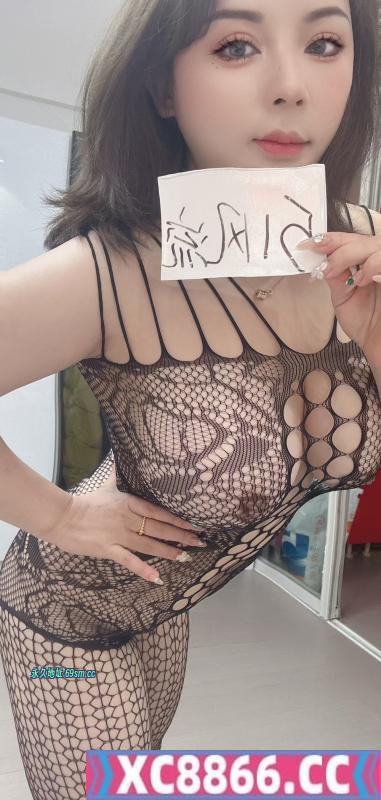 爆乳可吻小环